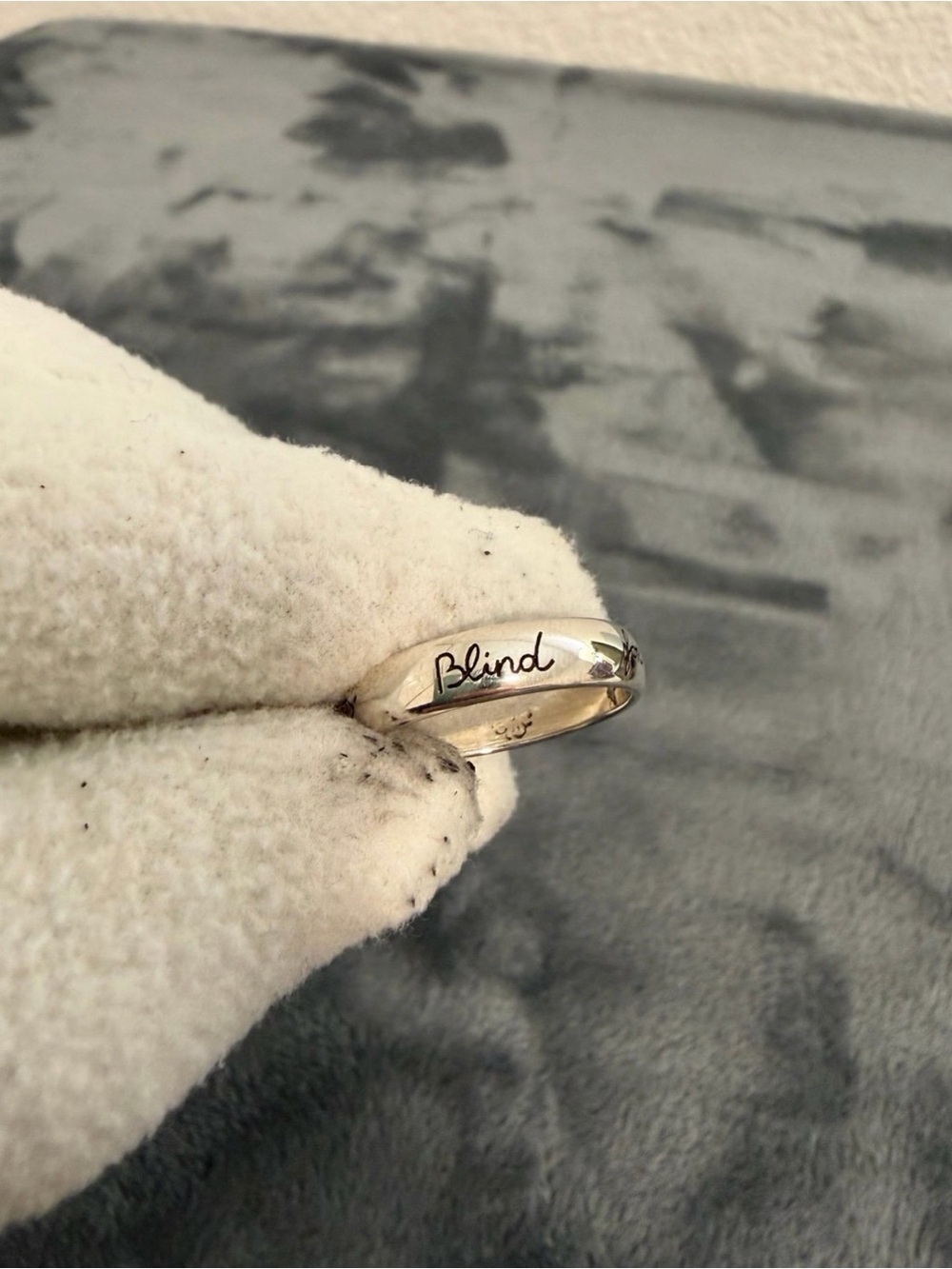 Brand New Gucci Blind for Love Sterling Silver 925 Ring Size 22 (US 10) - Picture 8 of 9